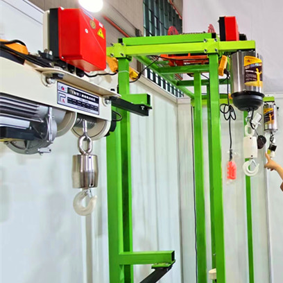 多吊點(diǎn)商場(chǎng)電動(dòng)吊鉤安裝中零件